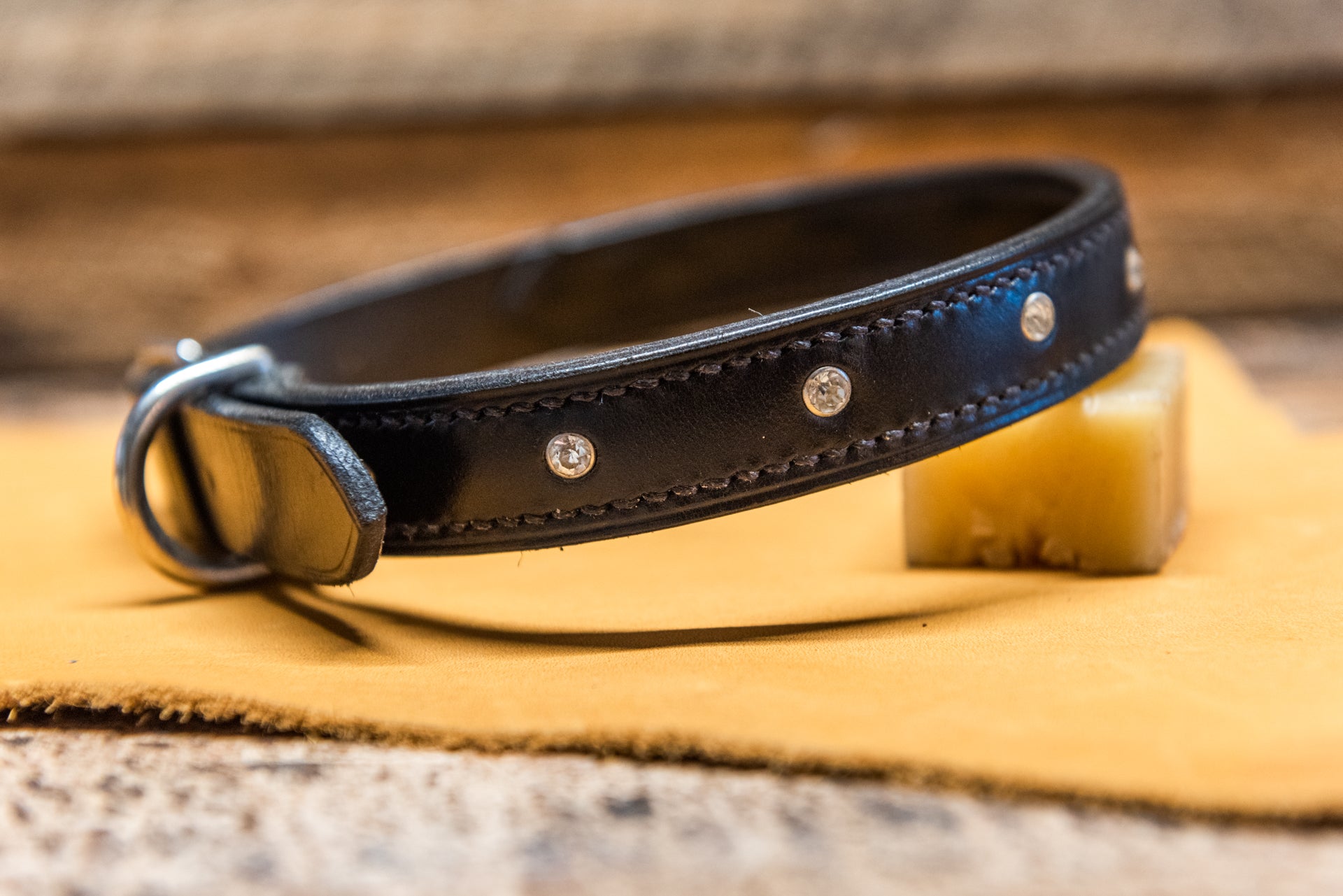 7/8" Diamante Collar